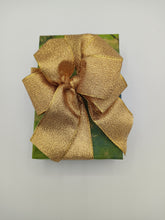 Load image into Gallery viewer, Green Marble Royalty