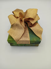 Load image into Gallery viewer, Green Marble Royalty