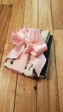 Load image into Gallery viewer, Music key with Pink Ribbon