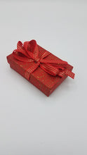 Load image into Gallery viewer, Red kisses gold mini
