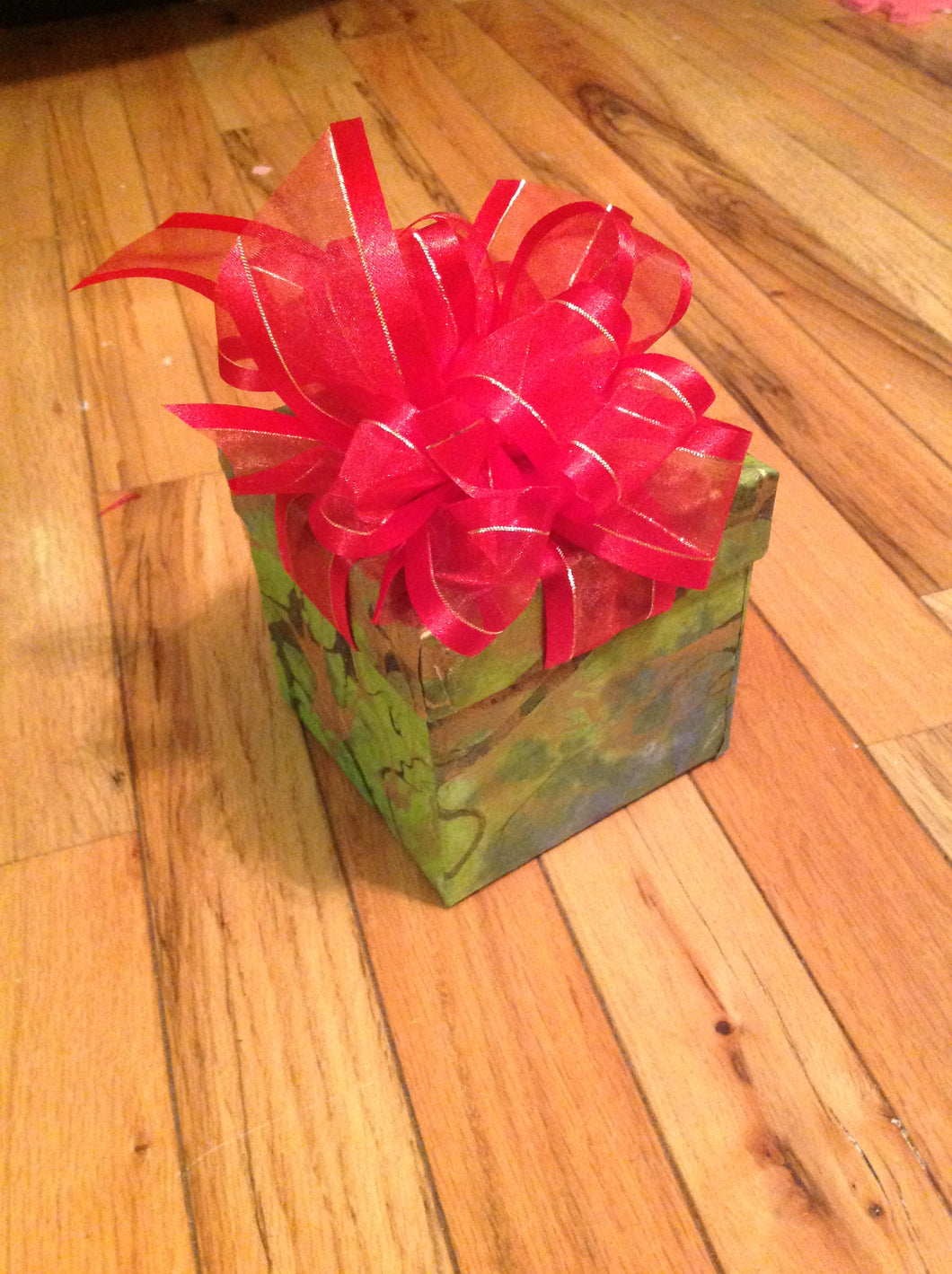 Marble Green loves Red and Gold