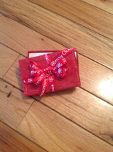 Load image into Gallery viewer, Joy of Christmas style red with Fibers