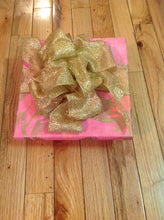 Load image into Gallery viewer, Marble paper and gold Ribbon